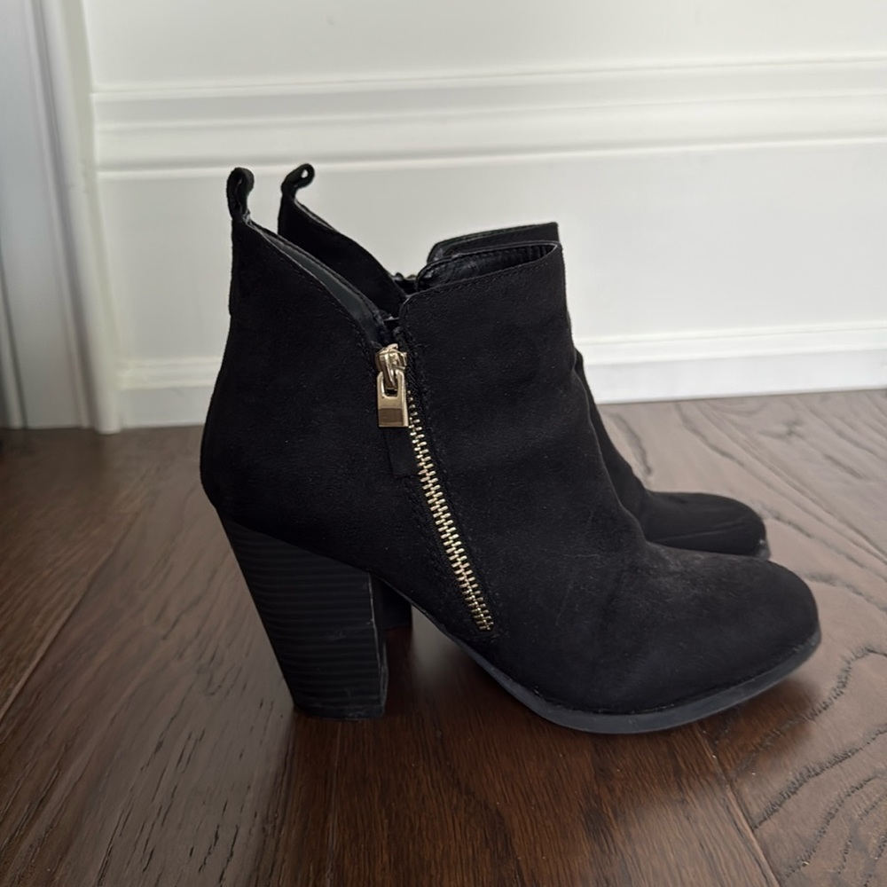 Black Heeled Boots